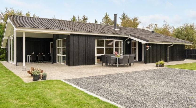 Photo of "Frida" - 700m from the sea