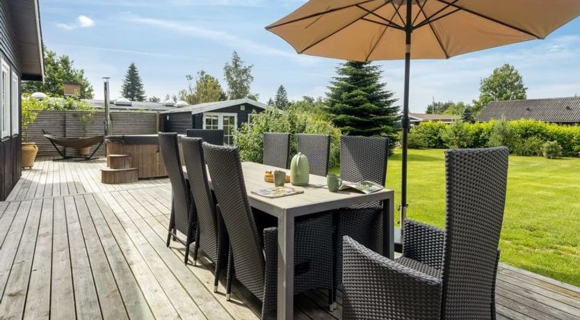 Photo of "Runhild" - 450m from the sea