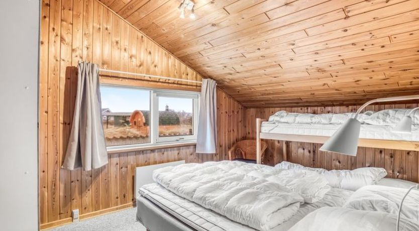 Photo of "Annemone" - 600m from the sea