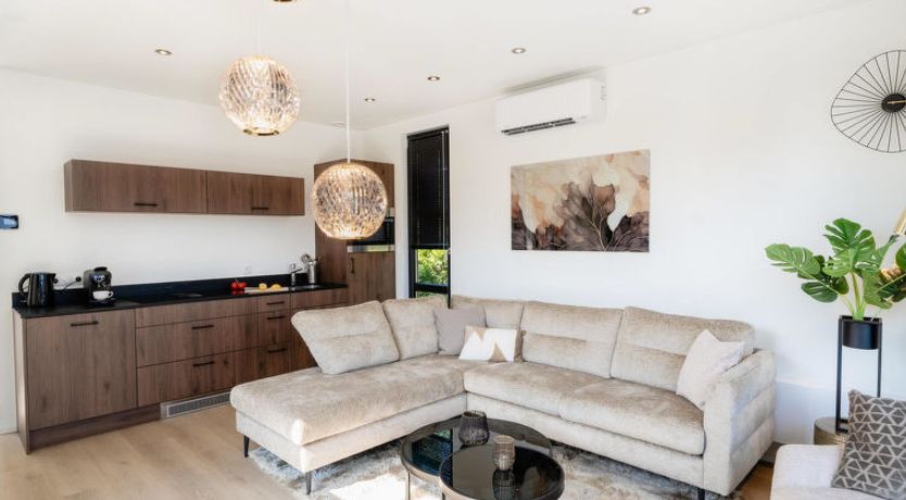 Photo of Villa Bloomingdale Luxe