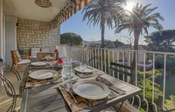 Les Palmiers Apartment 4 Holiday Home