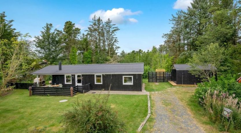 Photo of "Tiina" - 500m to the fjord