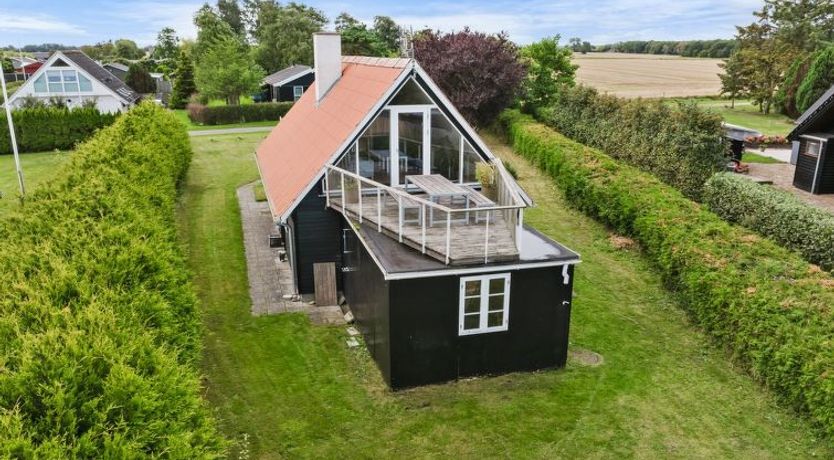 Photo of "Næwe" - 100m from the sea