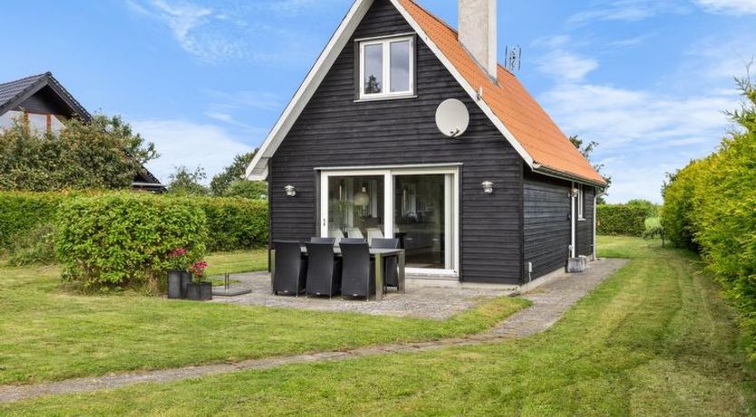 Photo of "Næwe" - 100m from the sea