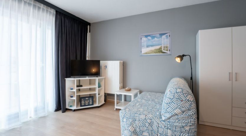 Photo of Blue Sand I with lateral sea view