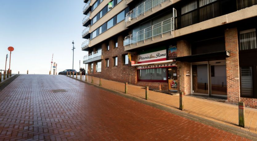 Photo of Blue Sand I with lateral sea view