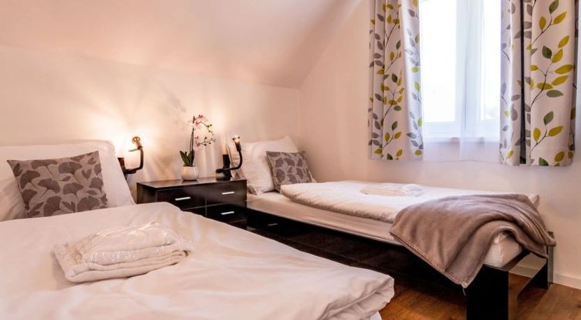 Photo of Lakeside Village 35