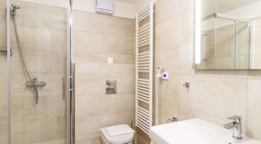 Photo of Lakeside Village 9 Apartment 2