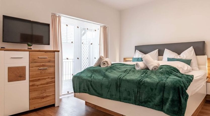 Photo of Lakeside Village 22 Apartment 10