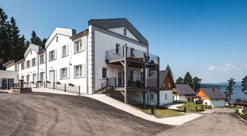 Photo of Lakeside Village 13 Apartment 3