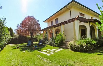 Villa Gino Holiday Home