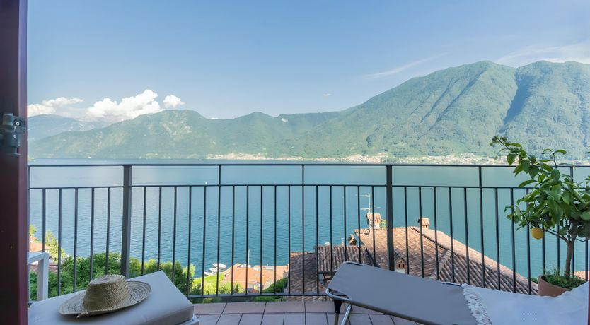 Photo of Como's Delight