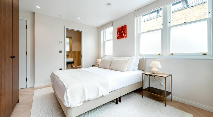 Photo of London Serenade