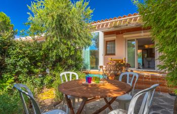 Les Mimosanes Holiday Home 4 Holiday Home