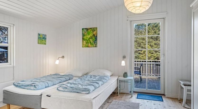 Photo of "Hellena" - 700m from the sea