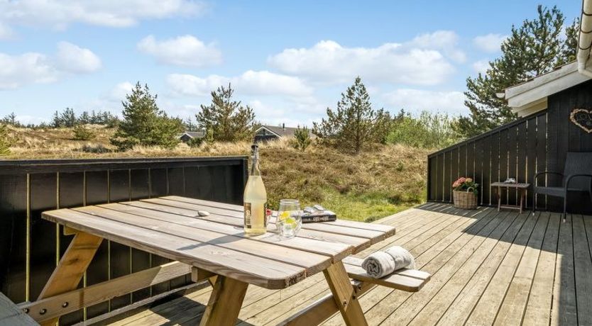 Photo of "Elisenda" - 1km from the sea