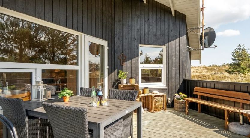 Photo of "Elisenda" - 1km from the sea