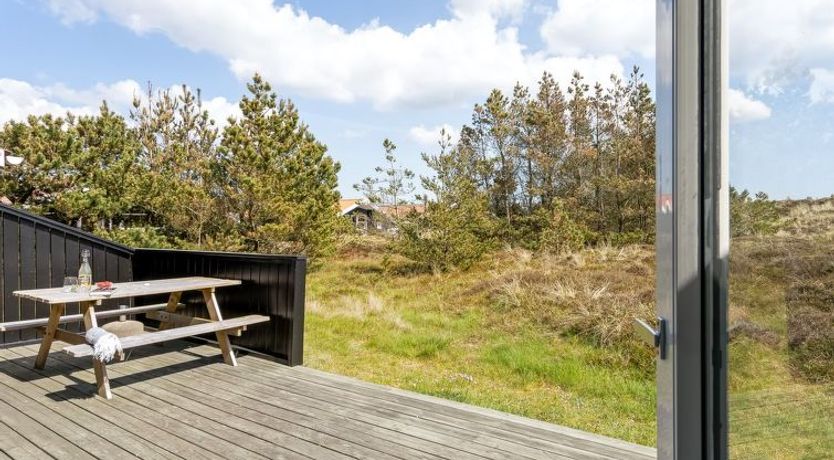 Photo of "Elisenda" - 1km from the sea