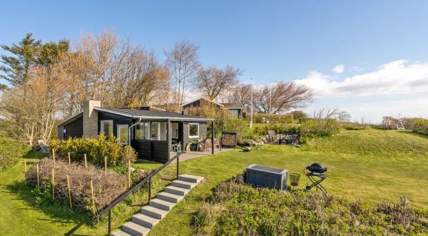 Photo of "Nielsen" - 30m to the fjord