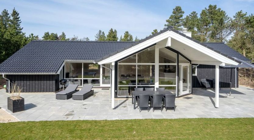 Photo of "Dior" - 1.4km from the sea