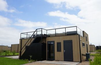 Cube Elite 6 Apartment 2 Holiday Home