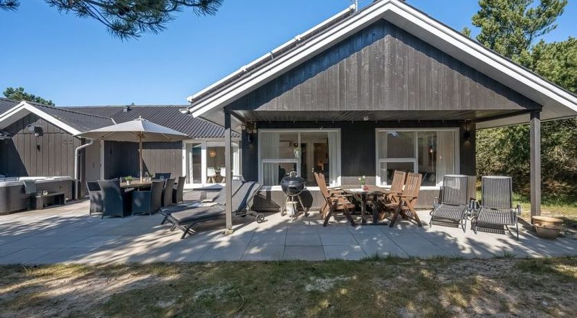 Photo of "Allen" - 1km from the sea