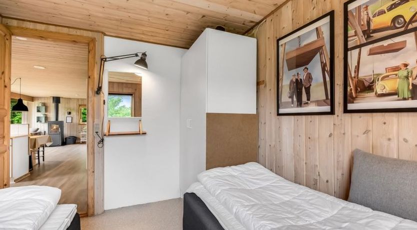 Photo of "Tian" - 400m to the fjord