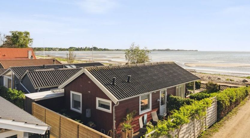 Photo of "Anselmi" - 25m from the sea