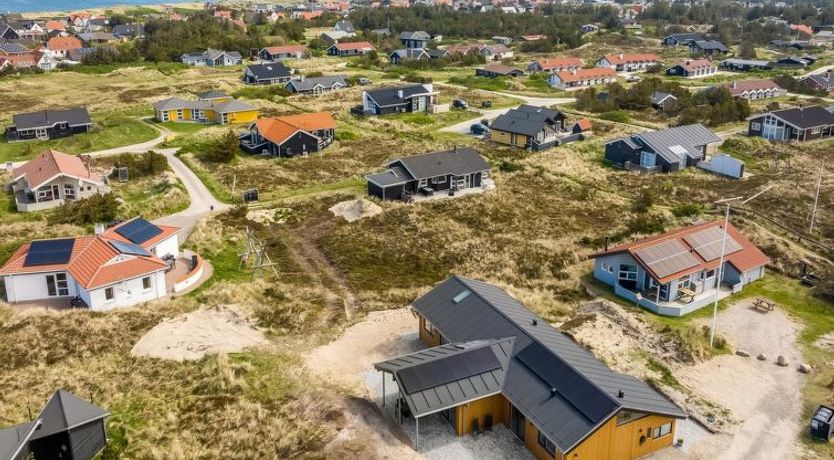 Photo of "Helga" - 650m from the sea