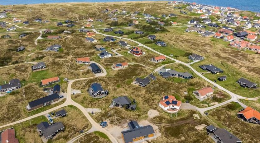 Photo of "Helga" - 650m from the sea