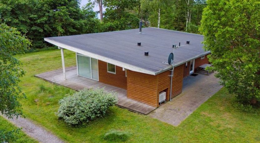 Photo of "Dagny" - 100m from the sea