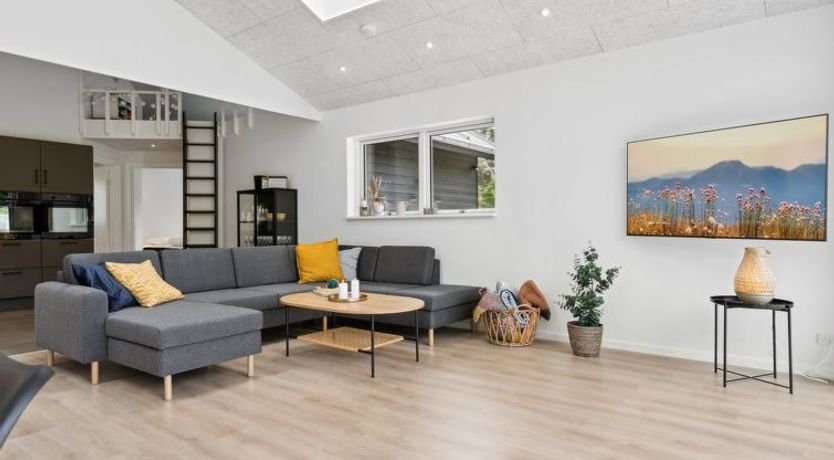 Photo of "Norna" - 350m from the sea