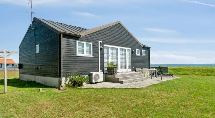 Photo of "Dory" - 30m from the sea