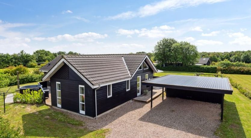 Photo of "Hakan" - 900m from the sea