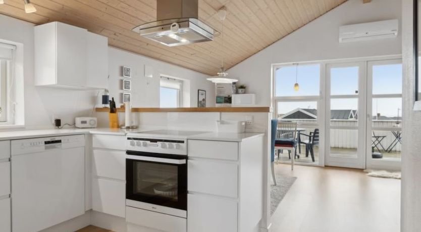 Photo of "Yvette" - 150m from the sea