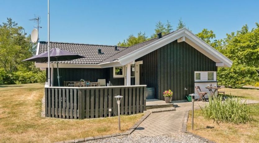 Photo of "Esaline" - 400m from the sea