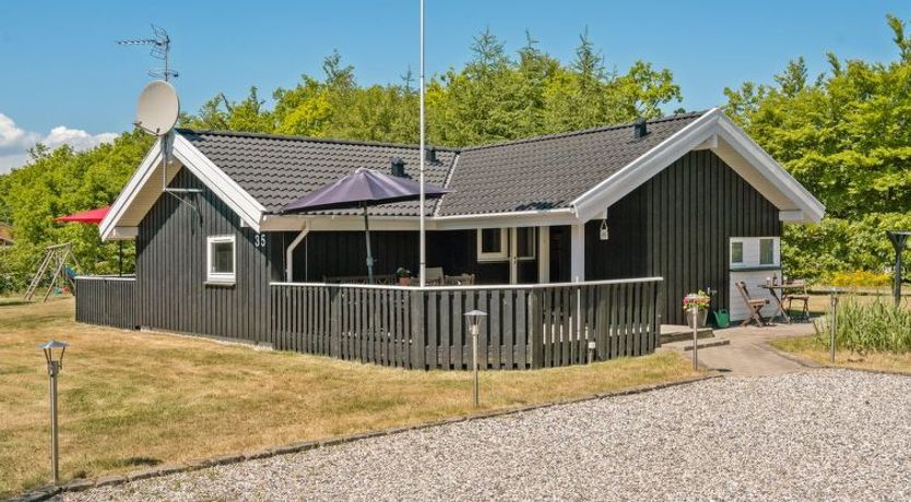 Photo of "Esaline" - 400m from the sea