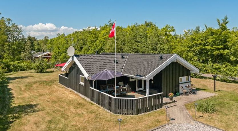 Photo of "Esaline" - 400m from the sea