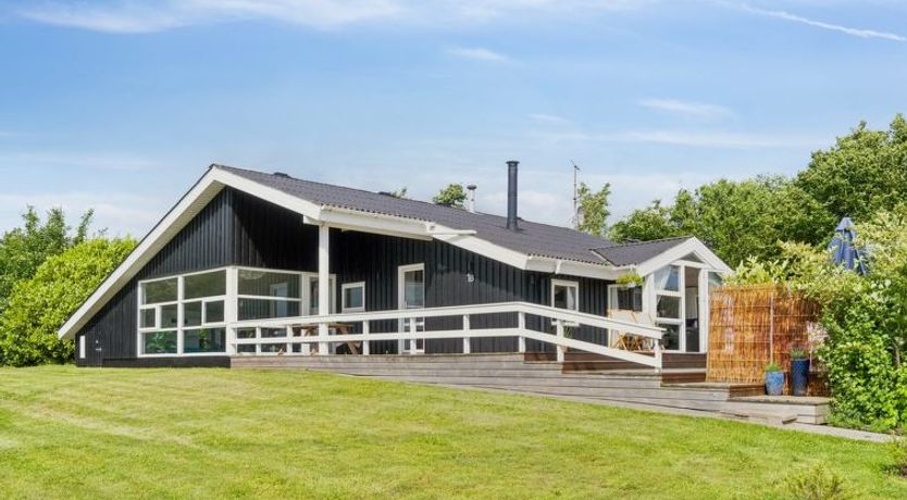 Photo of "Katharine" - 175m from the sea