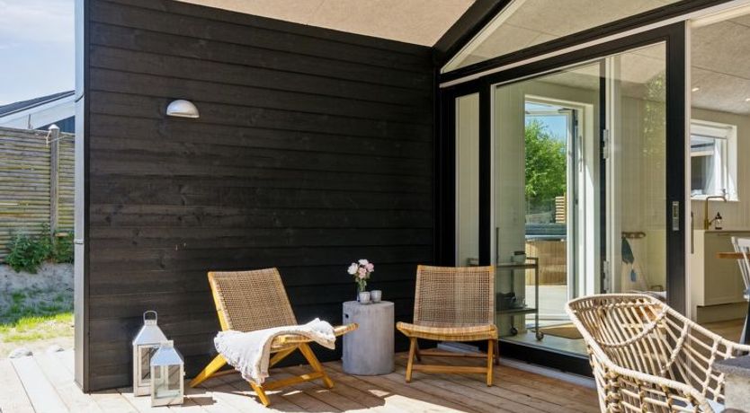 Photo of "Lonneke" - 450m from the sea