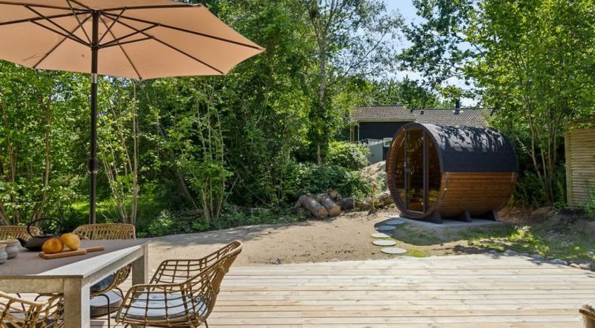 Photo of "Lonneke" - 450m from the sea