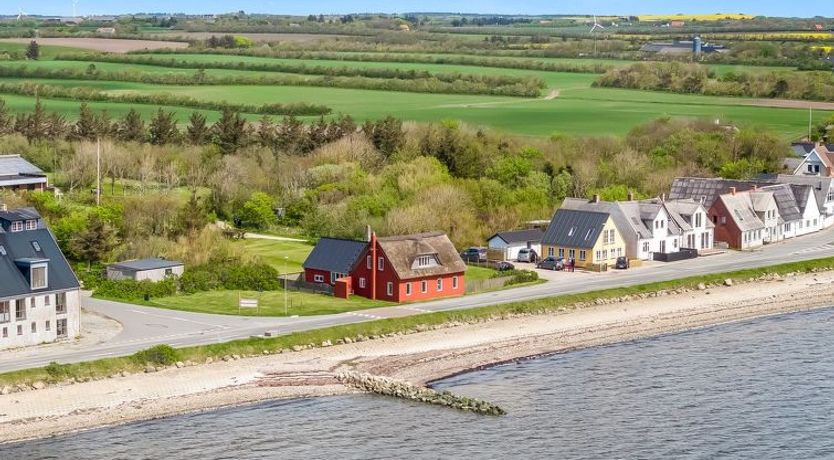 Photo of "Edvardsine" - 20m to the fjord