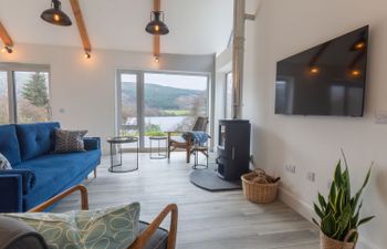 Loch View Holiday Home