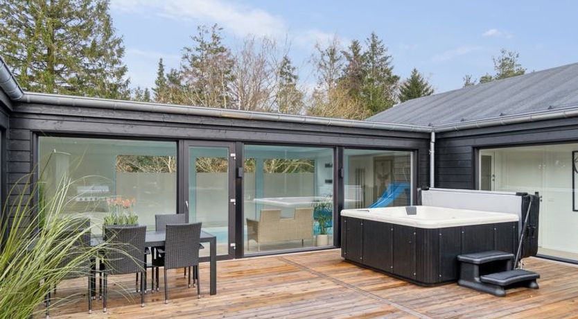 Photo of "Lanessa" - 800m from the sea