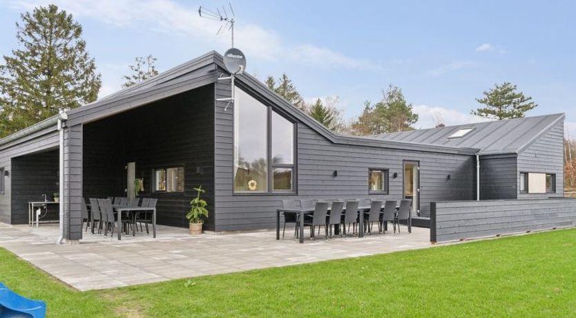 Photo of "Lanessa" - 800m from the sea