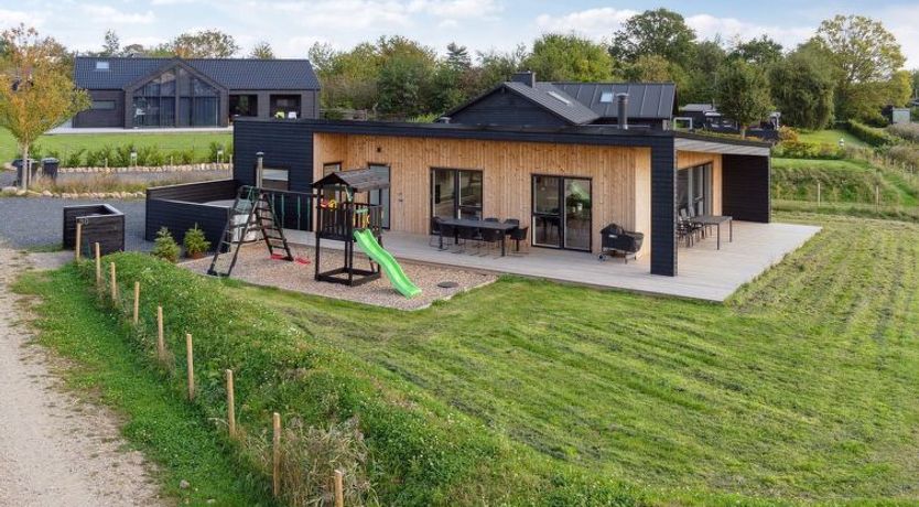 Photo of "Harrieth" - 300m from the sea