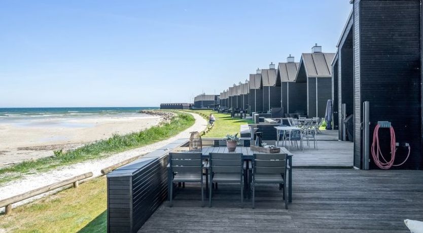 Photo of "Eleanore" - 25m from the sea