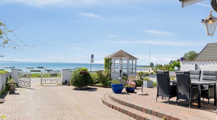 Photo of "Michel" - 25m from the sea