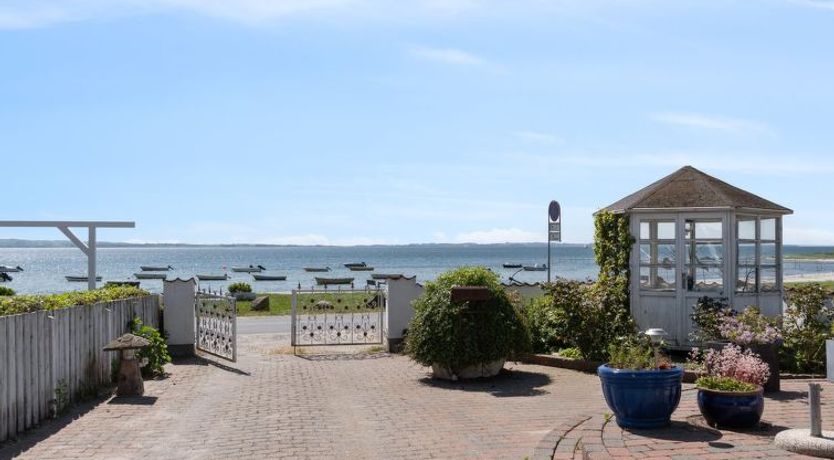 Photo of "Michel" - 25m from the sea