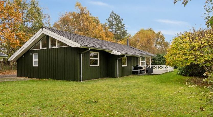 Photo of "Ananda" - 900m from the sea